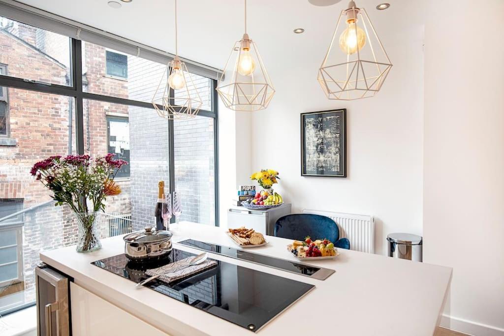 City Superhost: Luxury Deansgate Townhouse Manchester Dış mekan fotoğraf