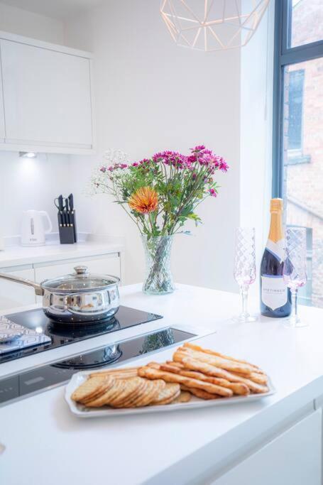 City Superhost: Luxury Deansgate Townhouse Manchester Dış mekan fotoğraf